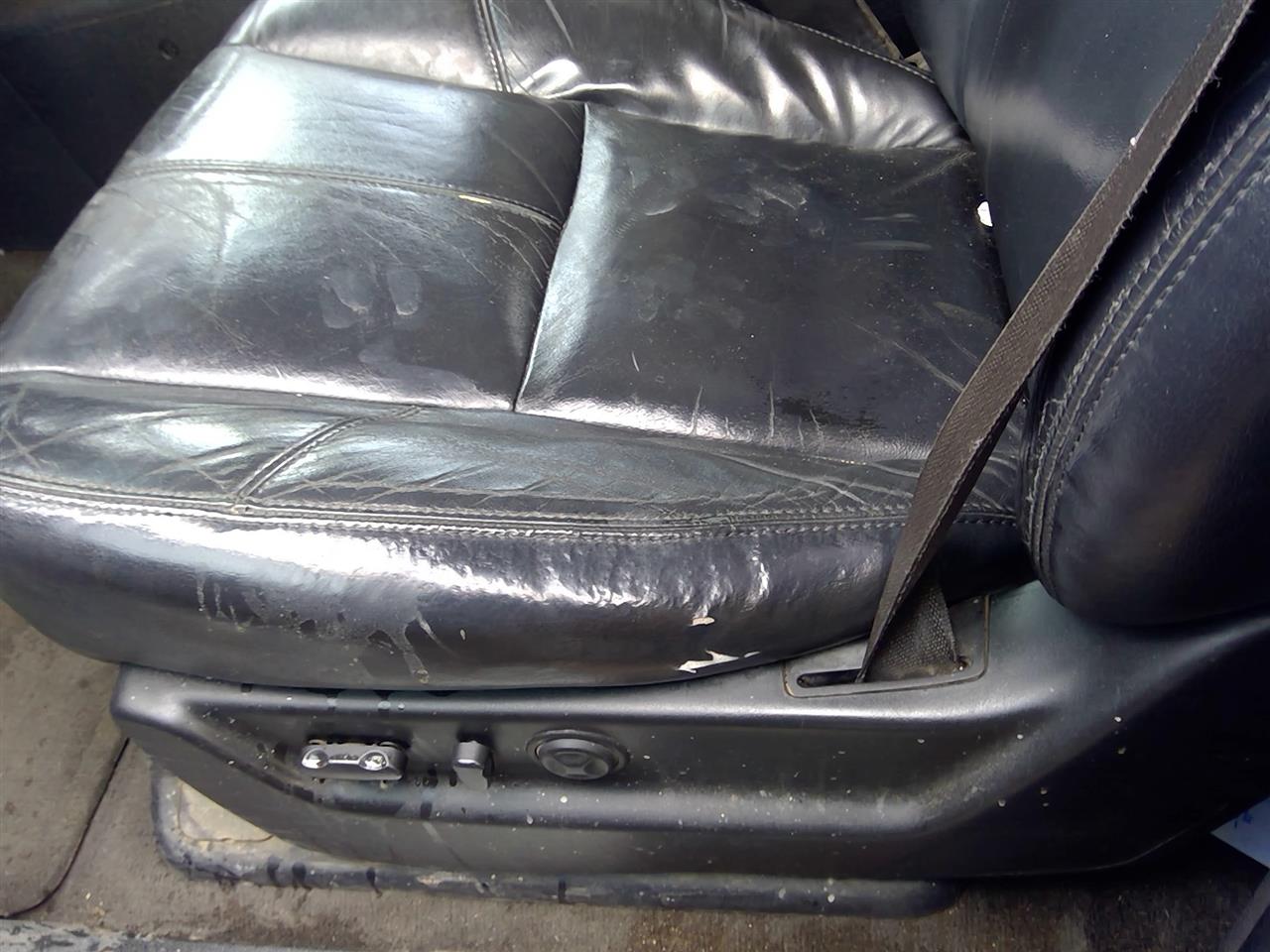 https://f005.backblazeb2.com/file/img-partshotlines-com/Inventory/SW52/Vehicle/20704_03.jpg