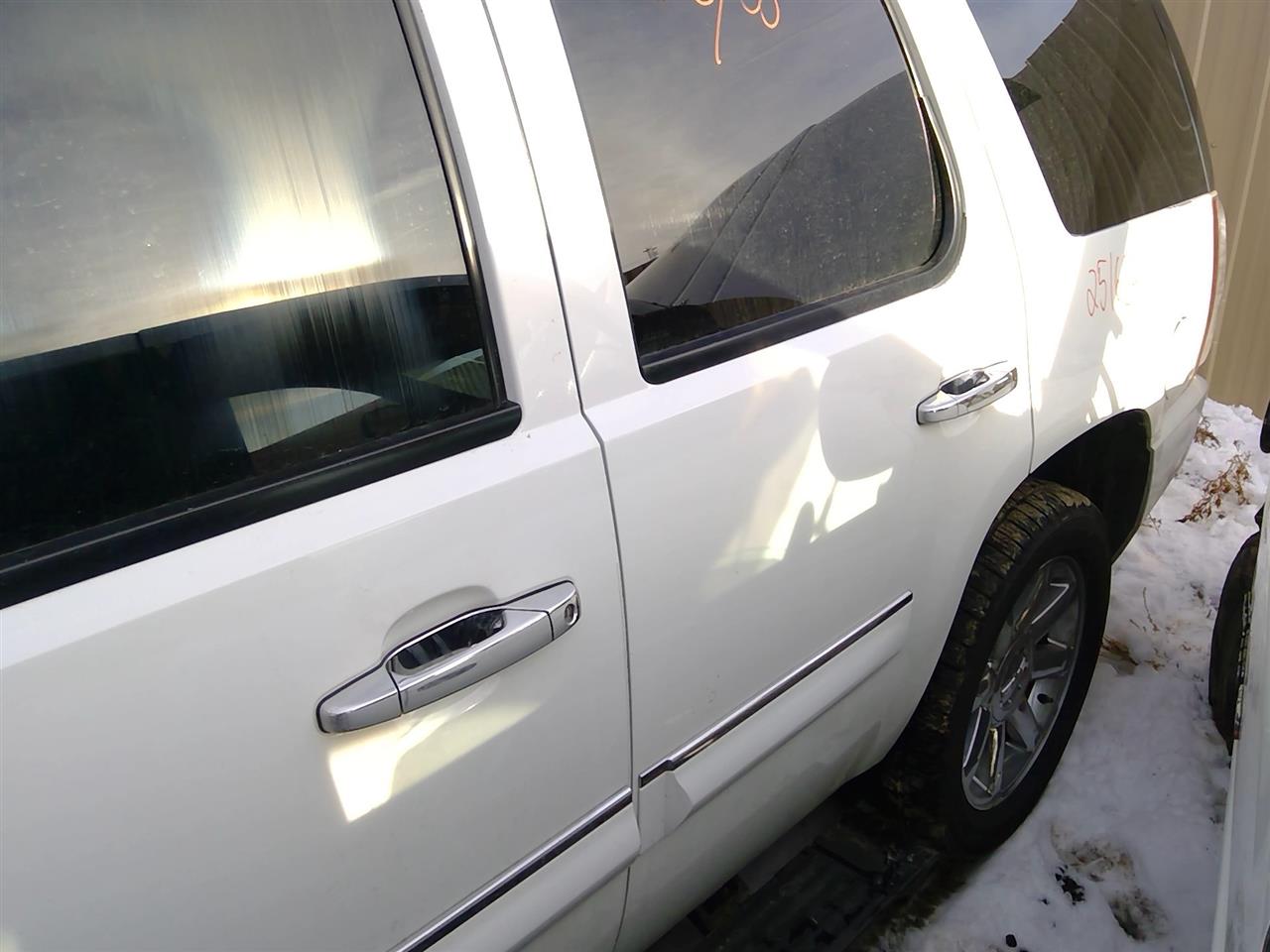 https://f005.backblazeb2.com/file/img-partshotlines-com/Inventory/SW52/Vehicle/20704_11.jpg