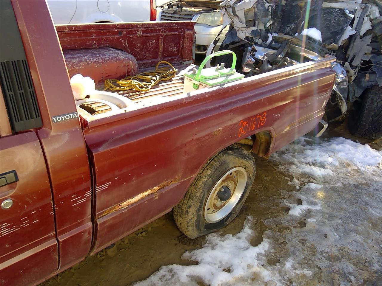 https://f005.backblazeb2.com/file/img-partshotlines-com/Inventory/SW52/Vehicle/20718_08.jpg