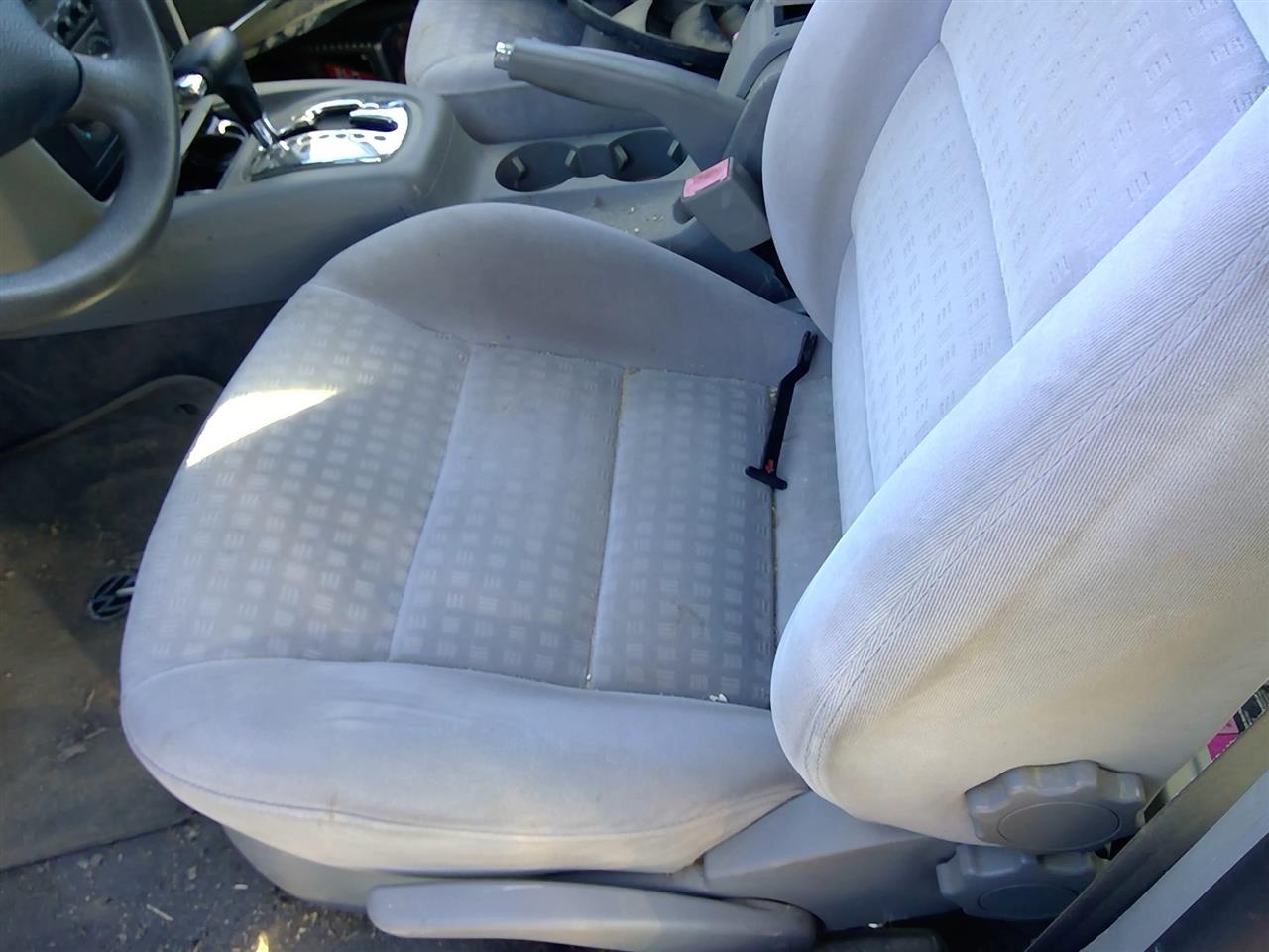 https://f005.backblazeb2.com/file/img-partshotlines-com/Inventory/SW52/Vehicle/20729_03.jpg