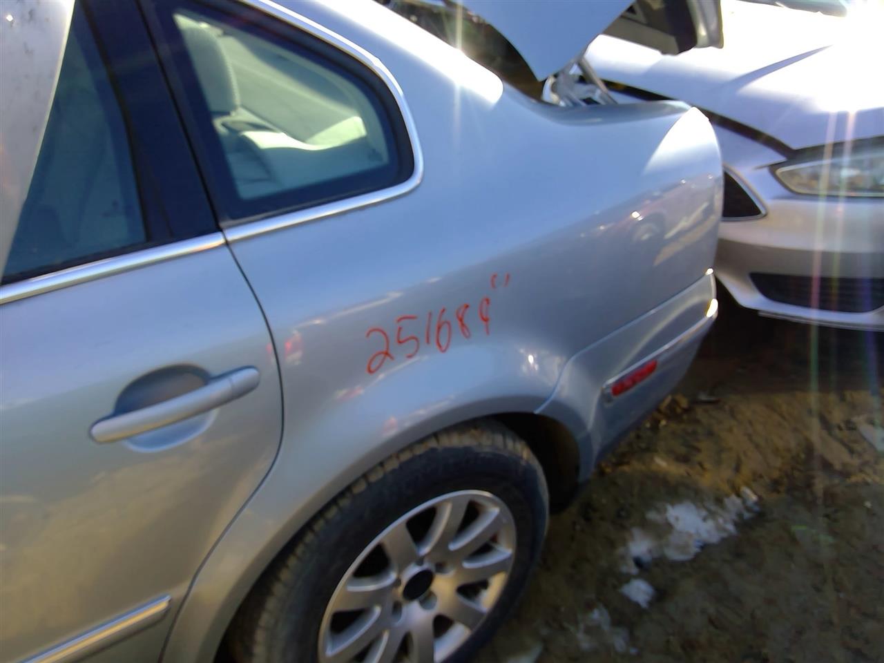 https://f005.backblazeb2.com/file/img-partshotlines-com/Inventory/SW52/Vehicle/20729_12.jpg