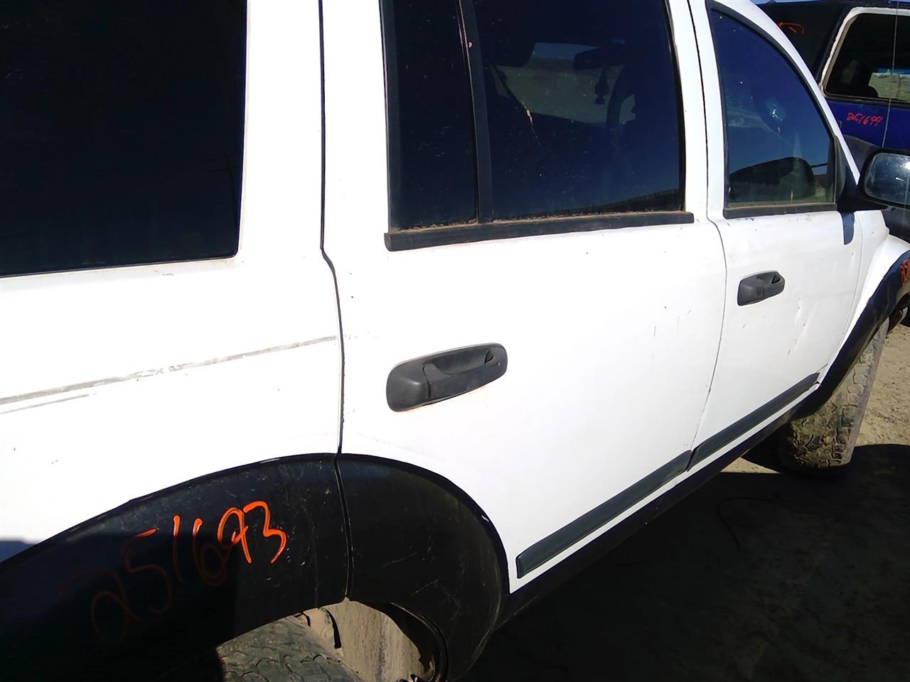 https://f005.backblazeb2.com/file/img-partshotlines-com/Inventory/SW52/Vehicle/20733_12.jpg