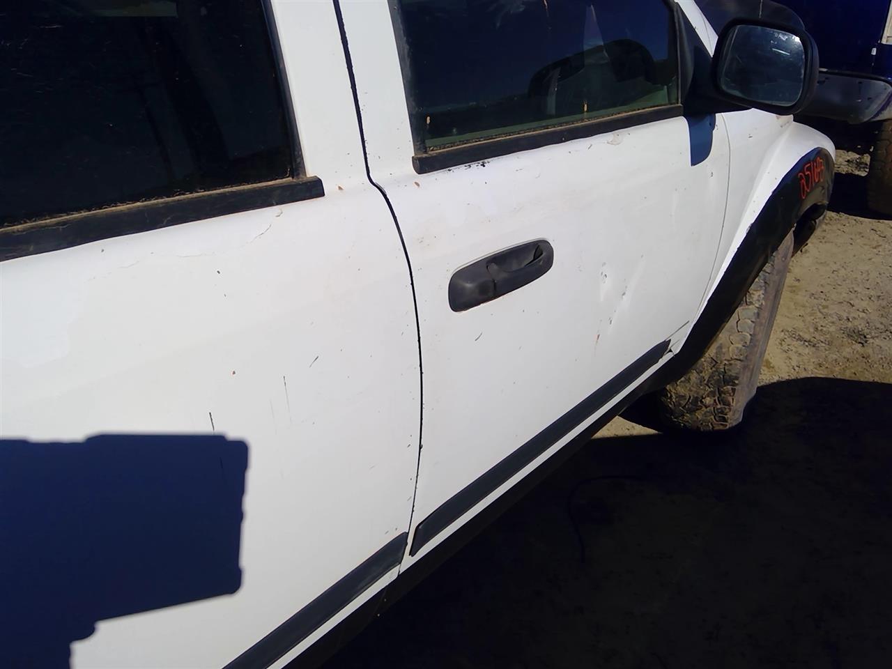 https://f005.backblazeb2.com/file/img-partshotlines-com/Inventory/SW52/Vehicle/20733_13.jpg