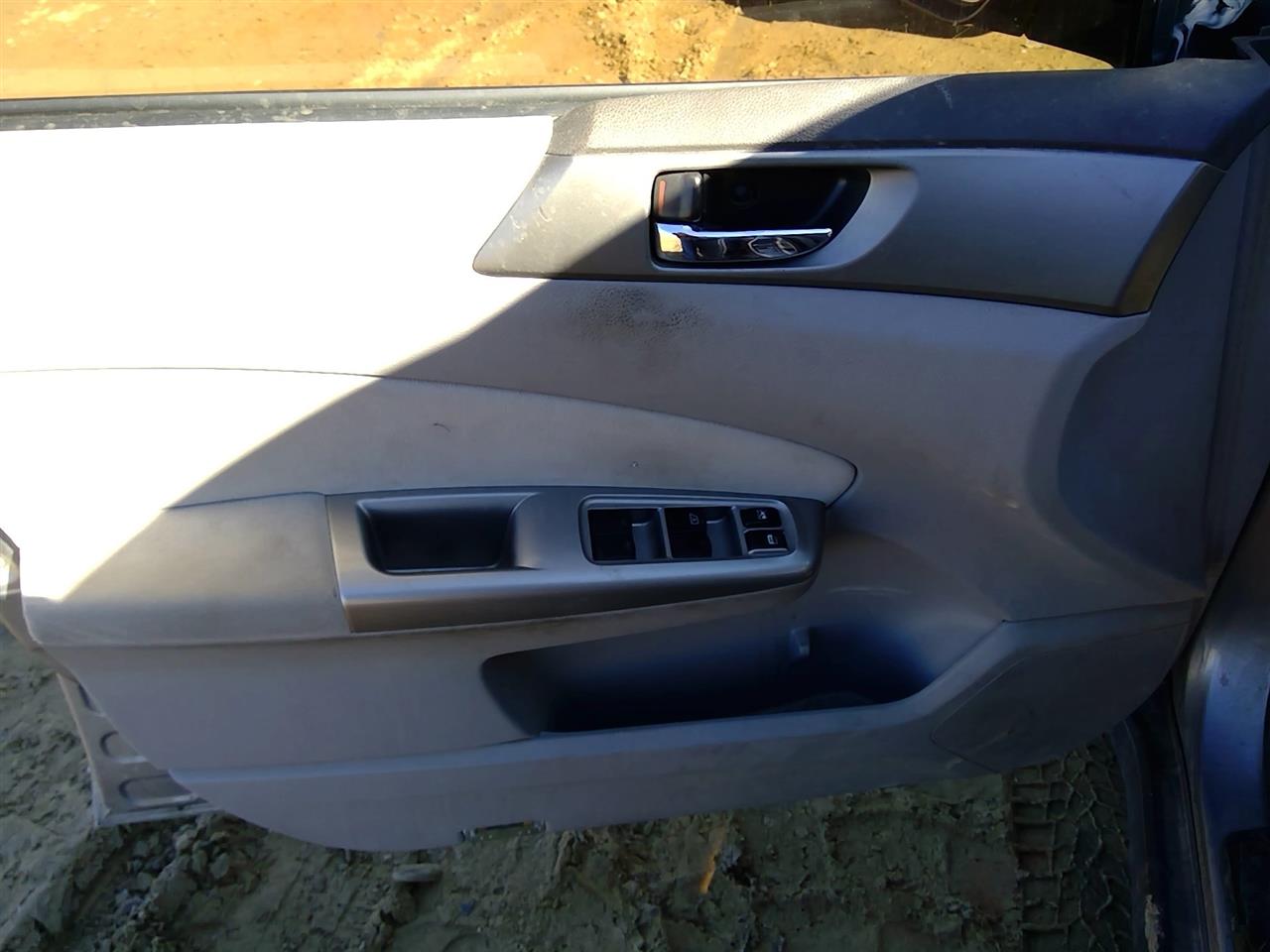 https://f005.backblazeb2.com/file/img-partshotlines-com/Inventory/SW52/Vehicle/20735_02.jpg