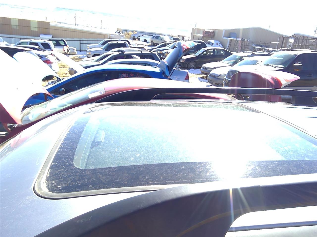 https://f005.backblazeb2.com/file/img-partshotlines-com/Inventory/SW52/Vehicle/20735_04.jpg