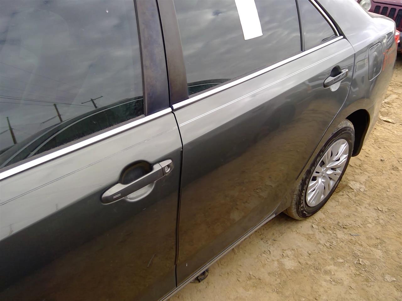 https://f005.backblazeb2.com/file/img-partshotlines-com/Inventory/SW52/Vehicle/20763_11.jpg