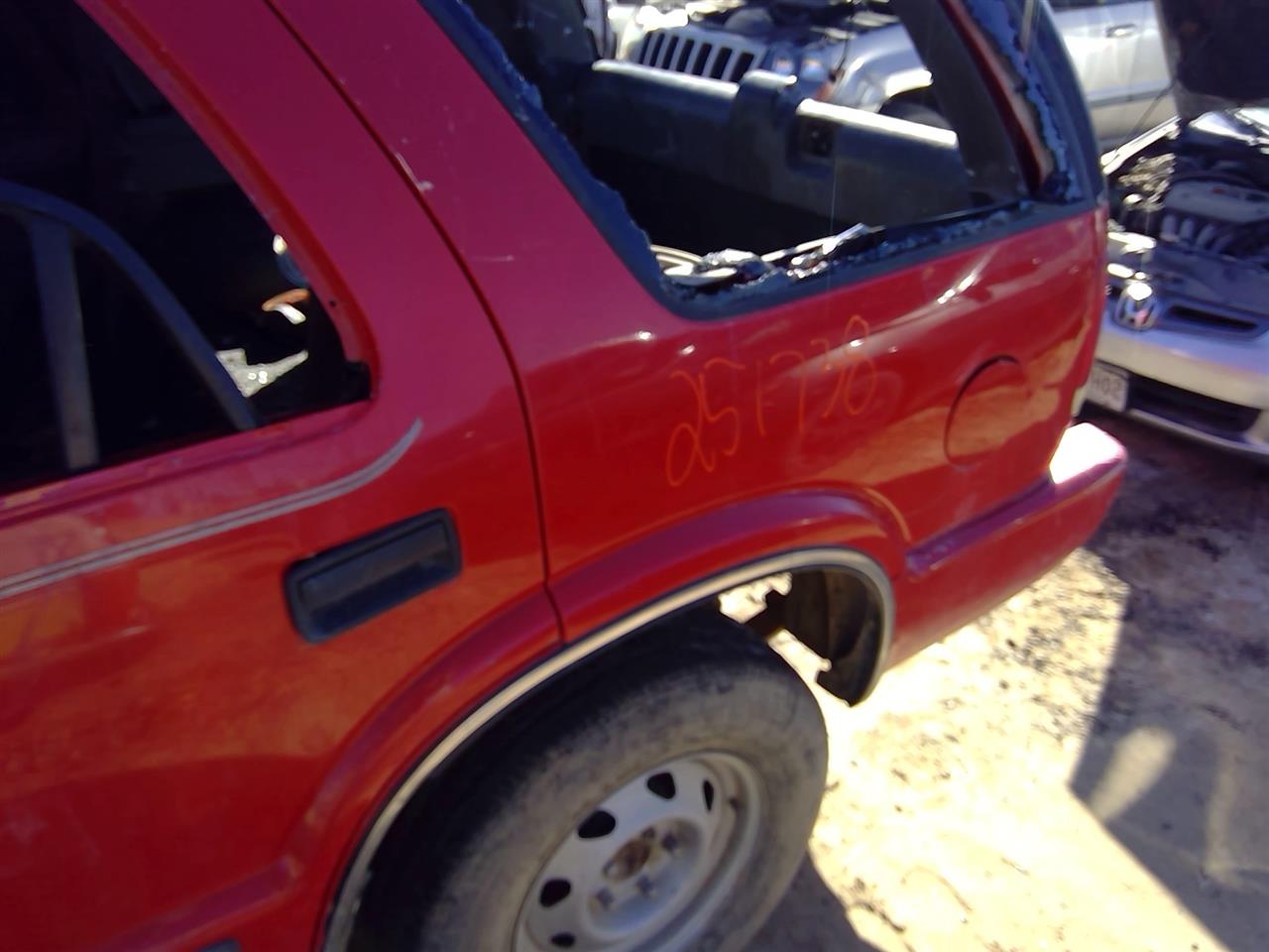 https://f005.backblazeb2.com/file/img-partshotlines-com/Inventory/SW52/Vehicle/20779_13.jpg