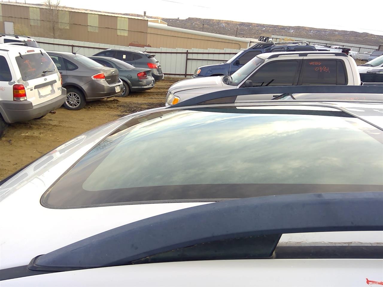 https://f005.backblazeb2.com/file/img-partshotlines-com/Inventory/SW52/Vehicle/20786_04.jpg