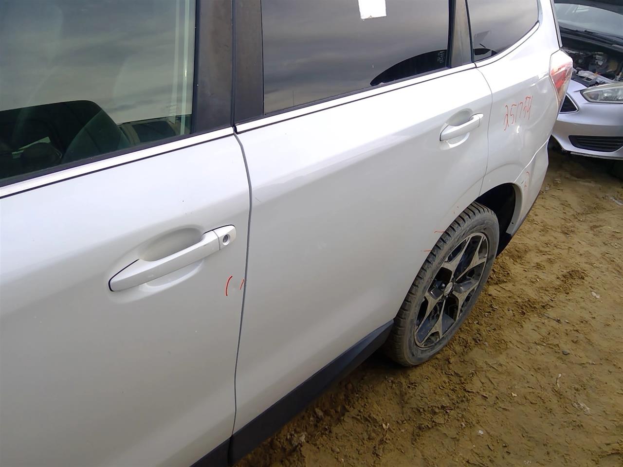 https://f005.backblazeb2.com/file/img-partshotlines-com/Inventory/SW52/Vehicle/20786_11.jpg