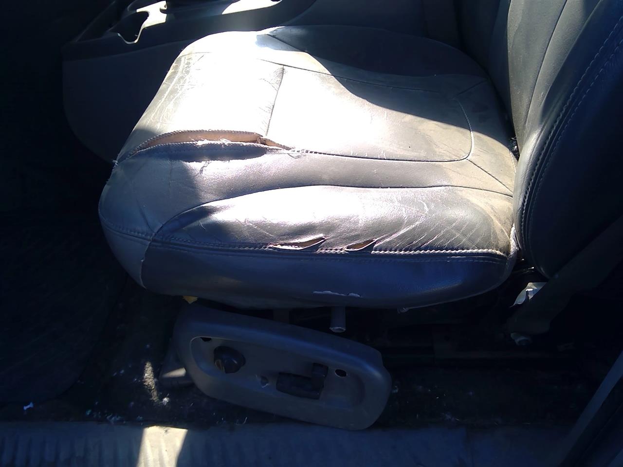 https://f005.backblazeb2.com/file/img-partshotlines-com/Inventory/SW52/Vehicle/20788_03.jpg