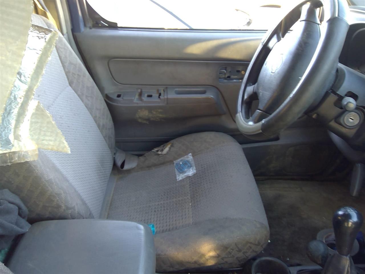 https://f005.backblazeb2.com/file/img-partshotlines-com/Inventory/SW52/Vehicle/20795_02.jpg