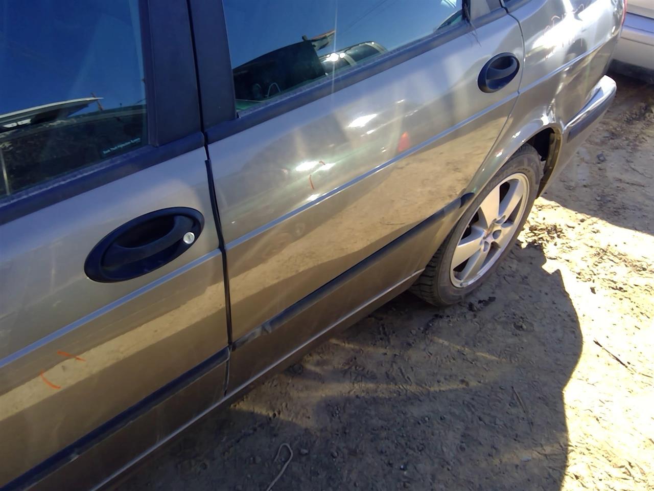 https://f005.backblazeb2.com/file/img-partshotlines-com/Inventory/SW52/Vehicle/20799_11.jpg