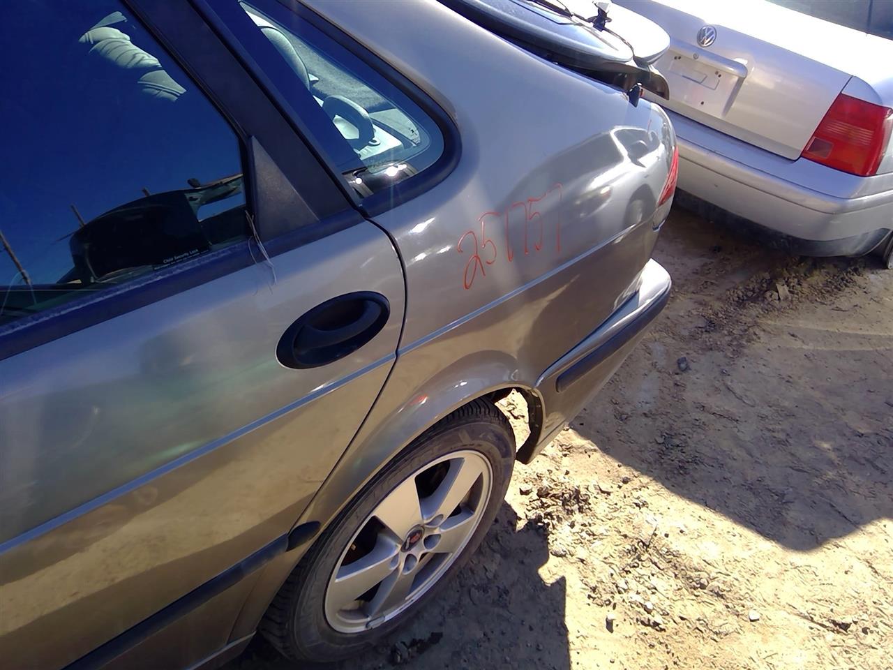 https://f005.backblazeb2.com/file/img-partshotlines-com/Inventory/SW52/Vehicle/20799_12.jpg