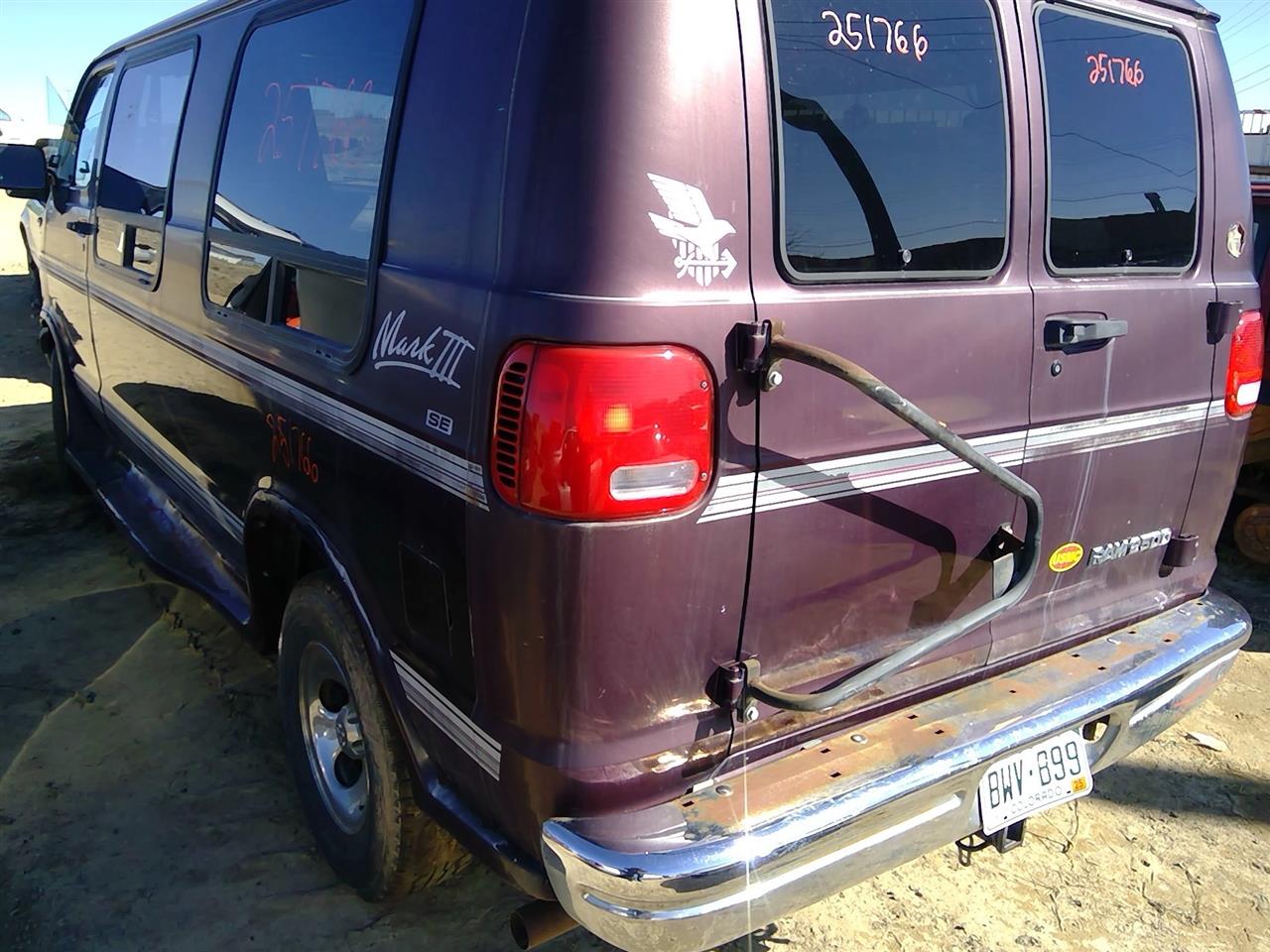 https://f005.backblazeb2.com/file/img-partshotlines-com/Inventory/SW52/Vehicle/20808_11.jpg