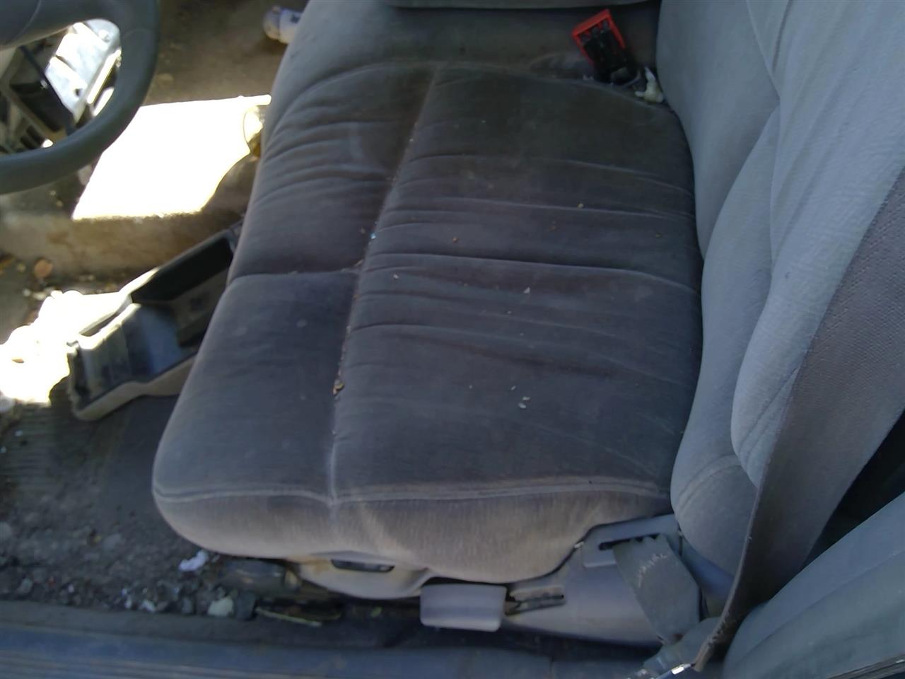 https://f005.backblazeb2.com/file/img-partshotlines-com/Inventory/SW52/Vehicle/20810_03.jpg