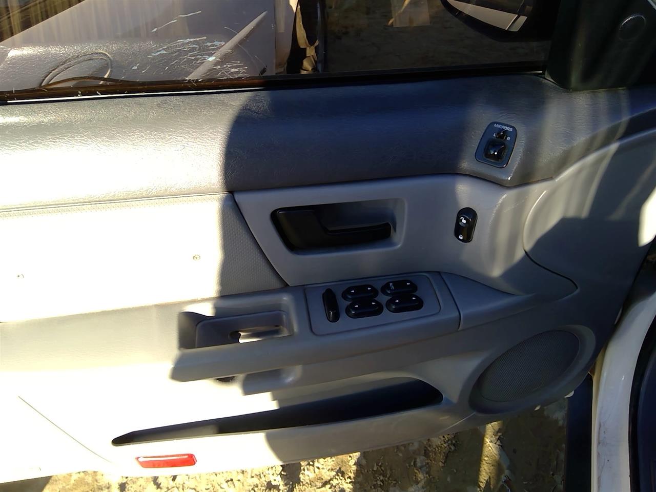 https://f005.backblazeb2.com/file/img-partshotlines-com/Inventory/SW52/Vehicle/20813_02.jpg