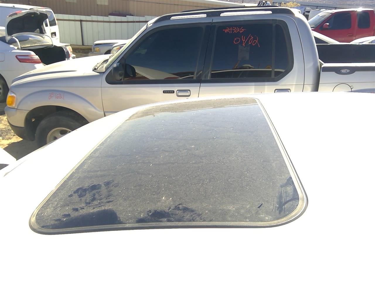 https://f005.backblazeb2.com/file/img-partshotlines-com/Inventory/SW52/Vehicle/20814_04.jpg