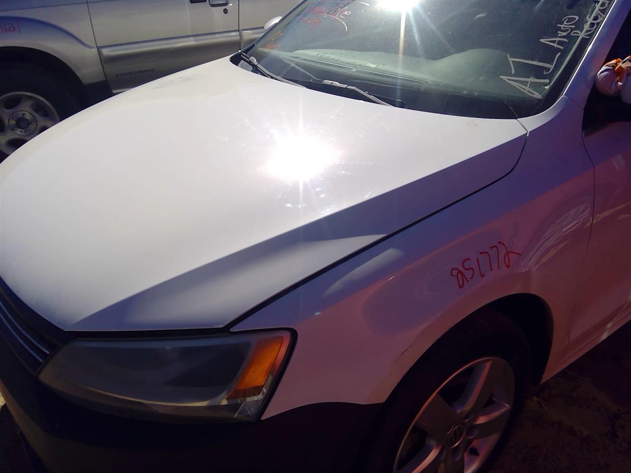 https://f005.backblazeb2.com/file/img-partshotlines-com/Inventory/SW52/Vehicle/20814_09.jpg