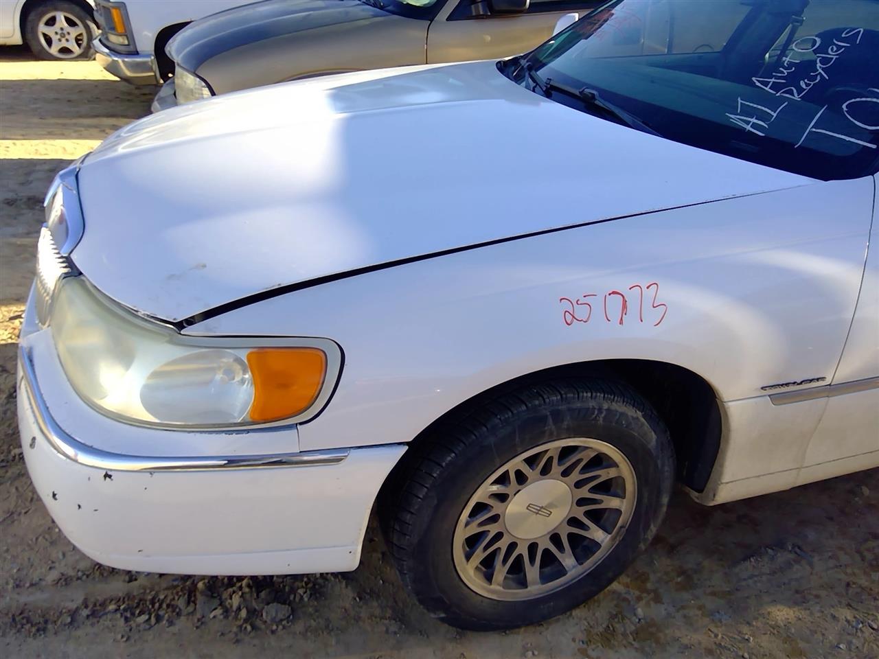 https://f005.backblazeb2.com/file/img-partshotlines-com/Inventory/SW52/Vehicle/20815_10.jpg
