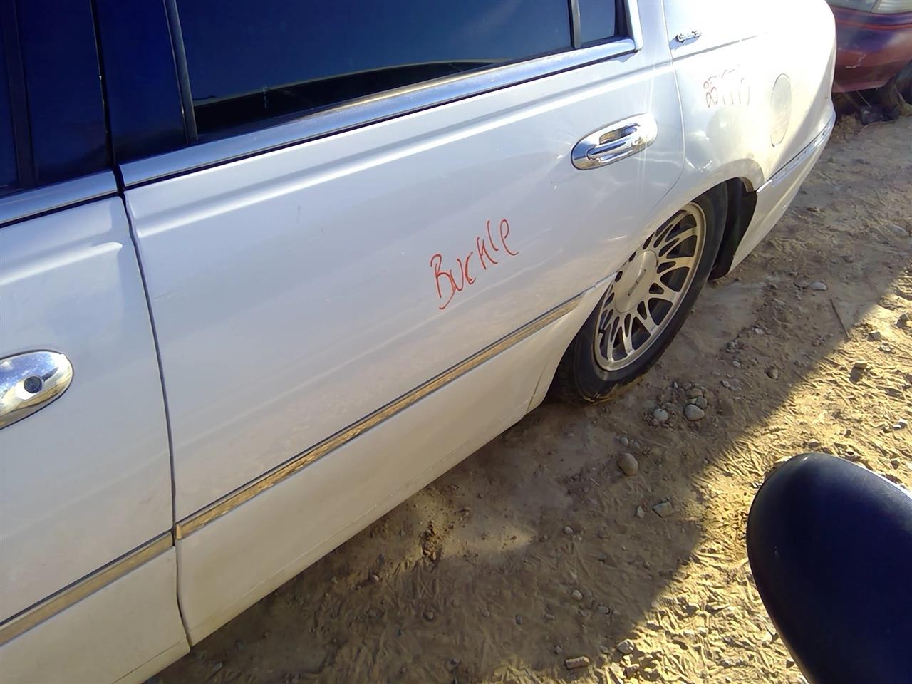 https://f005.backblazeb2.com/file/img-partshotlines-com/Inventory/SW52/Vehicle/20815_12.jpg