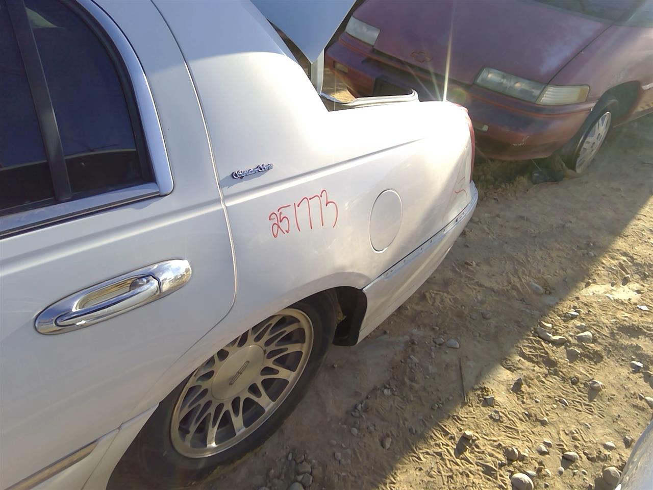 https://f005.backblazeb2.com/file/img-partshotlines-com/Inventory/SW52/Vehicle/20815_13.jpg