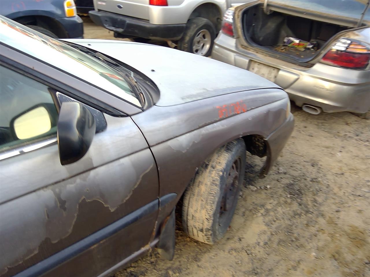 https://f005.backblazeb2.com/file/img-partshotlines-com/Inventory/SW52/Vehicle/20828_19.jpg