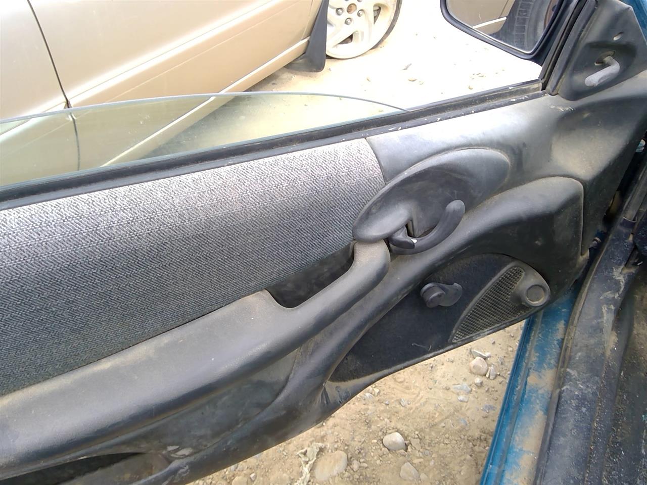 https://f005.backblazeb2.com/file/img-partshotlines-com/Inventory/SW52/Vehicle/20832_02.jpg