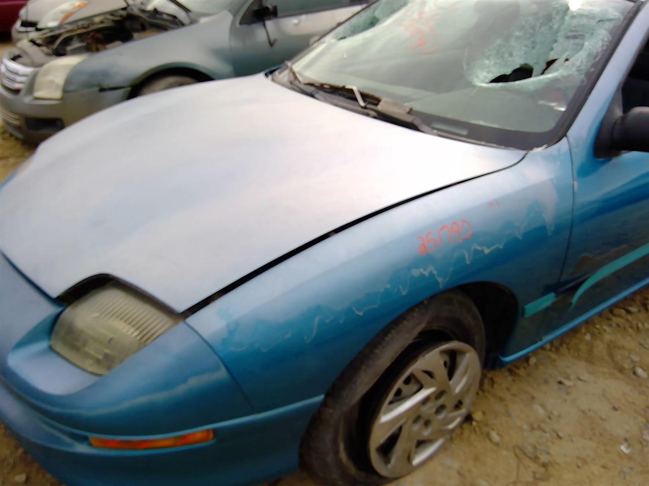https://f005.backblazeb2.com/file/img-partshotlines-com/Inventory/SW52/Vehicle/20832_09.jpg
