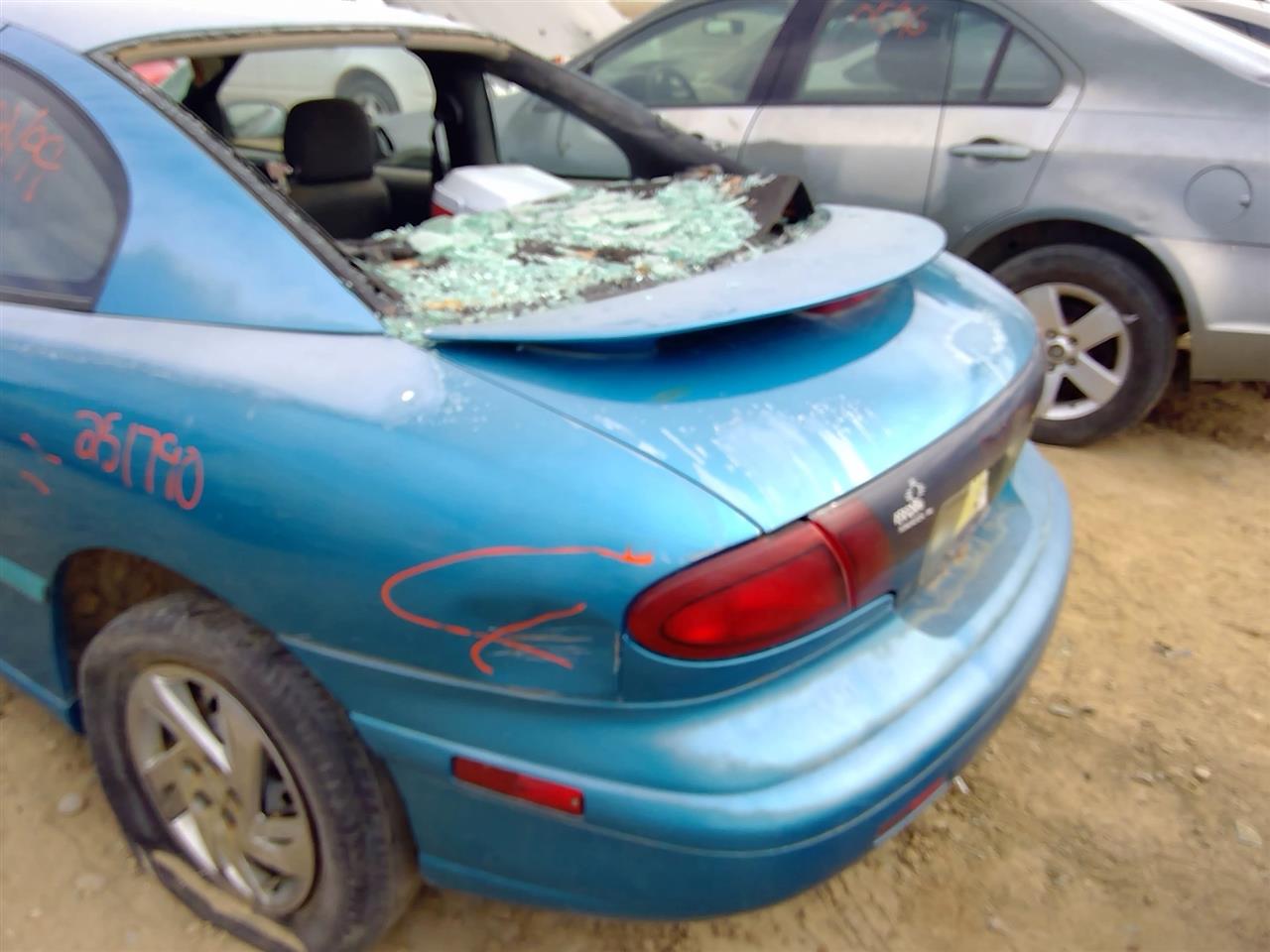 https://f005.backblazeb2.com/file/img-partshotlines-com/Inventory/SW52/Vehicle/20832_12.jpg