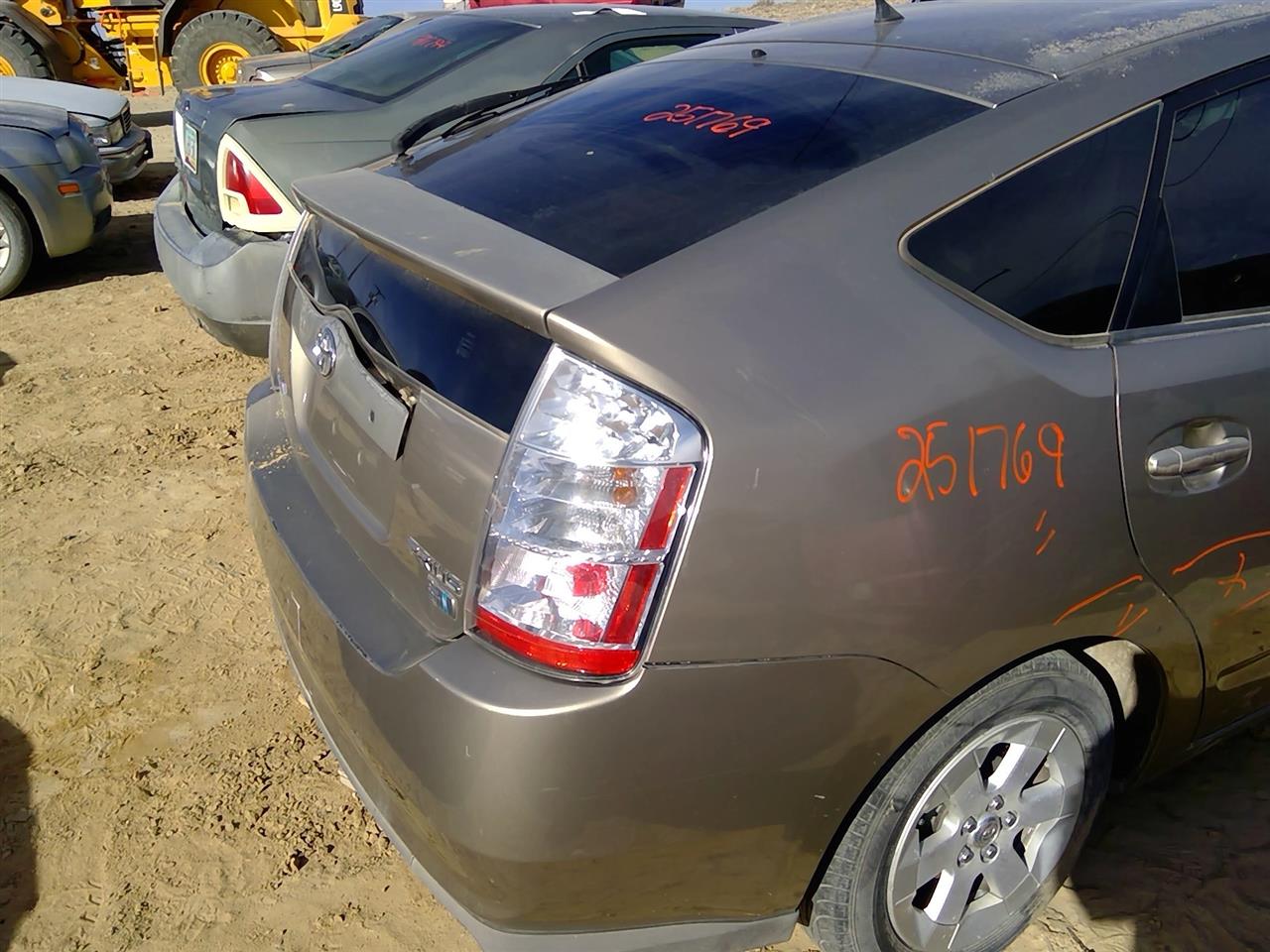 https://f005.backblazeb2.com/file/img-partshotlines-com/Inventory/SW52/Vehicle/20838_10.jpg