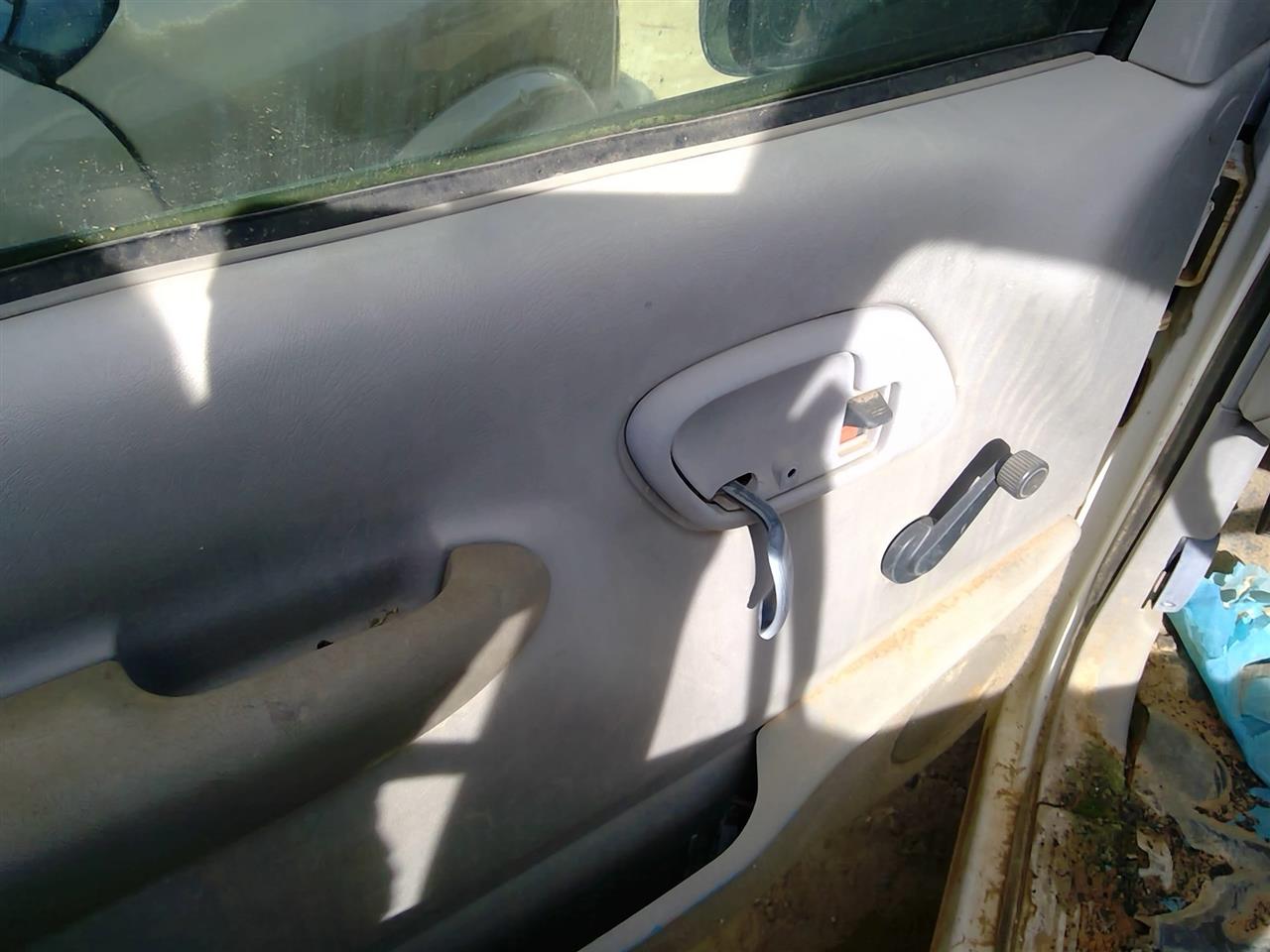 https://f005.backblazeb2.com/file/img-partshotlines-com/Inventory/SW52/Vehicle/20846_02.jpg