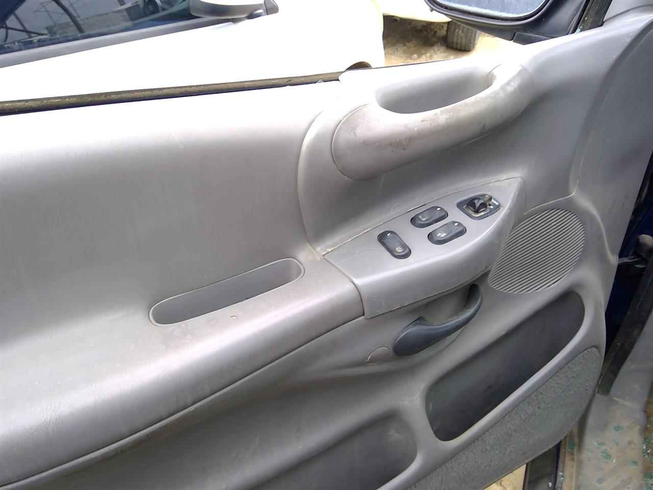 https://f005.backblazeb2.com/file/img-partshotlines-com/Inventory/SW52/Vehicle/20848_02.jpg