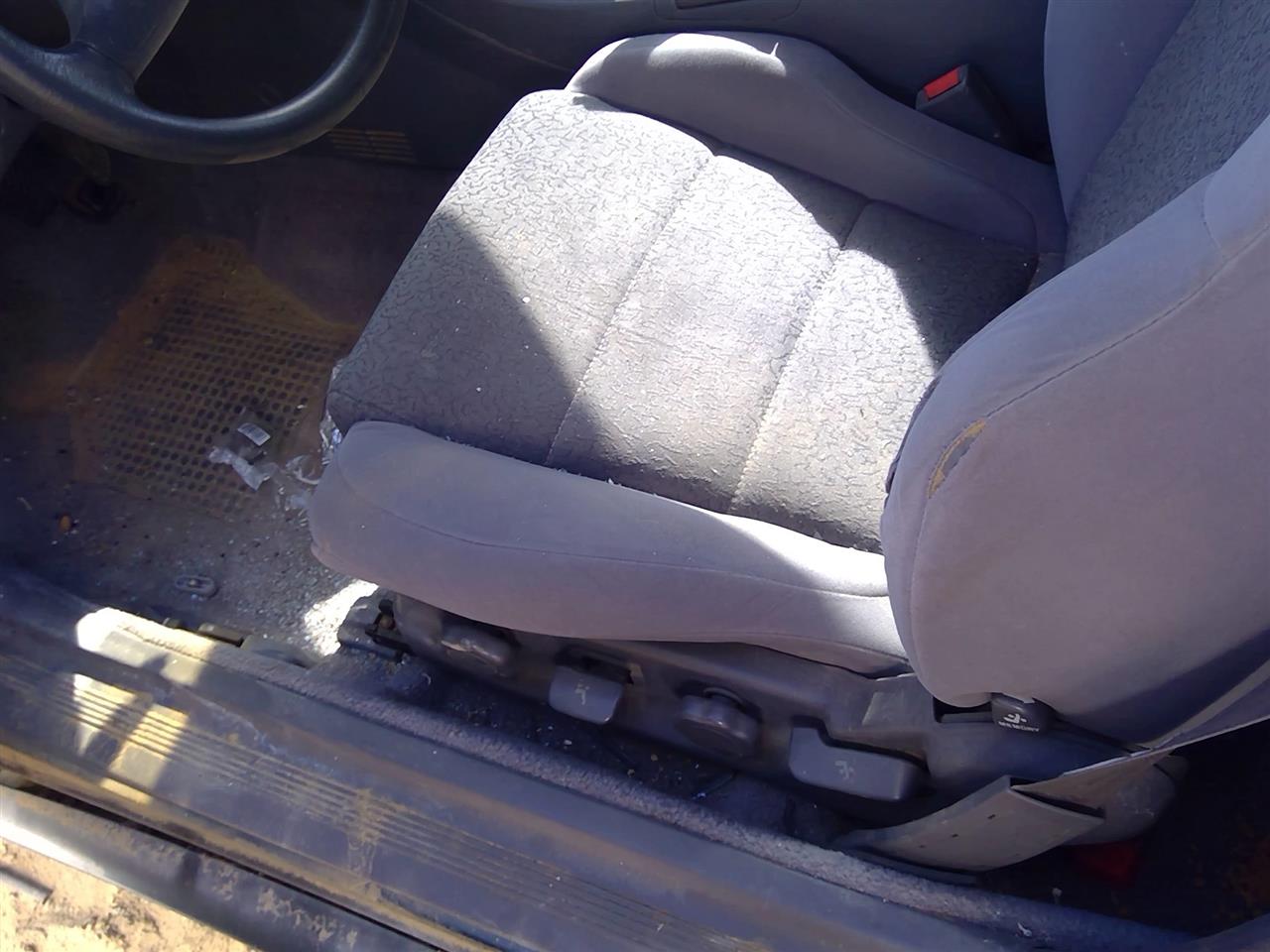 https://f005.backblazeb2.com/file/img-partshotlines-com/Inventory/SW52/Vehicle/20854_03.jpg