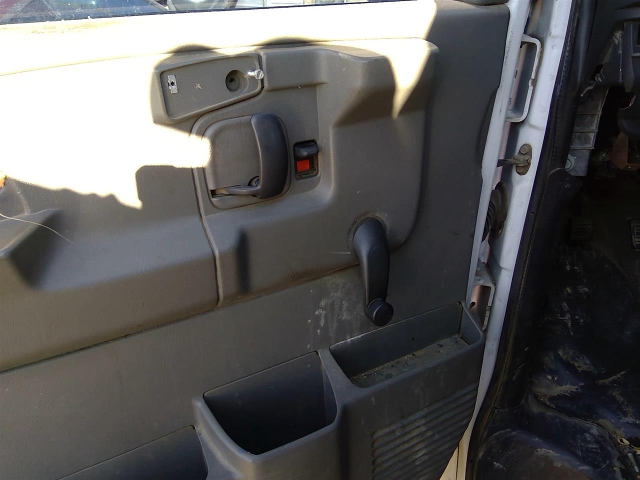 https://f005.backblazeb2.com/file/img-partshotlines-com/Inventory/SW52/Vehicle/20862_02.jpg