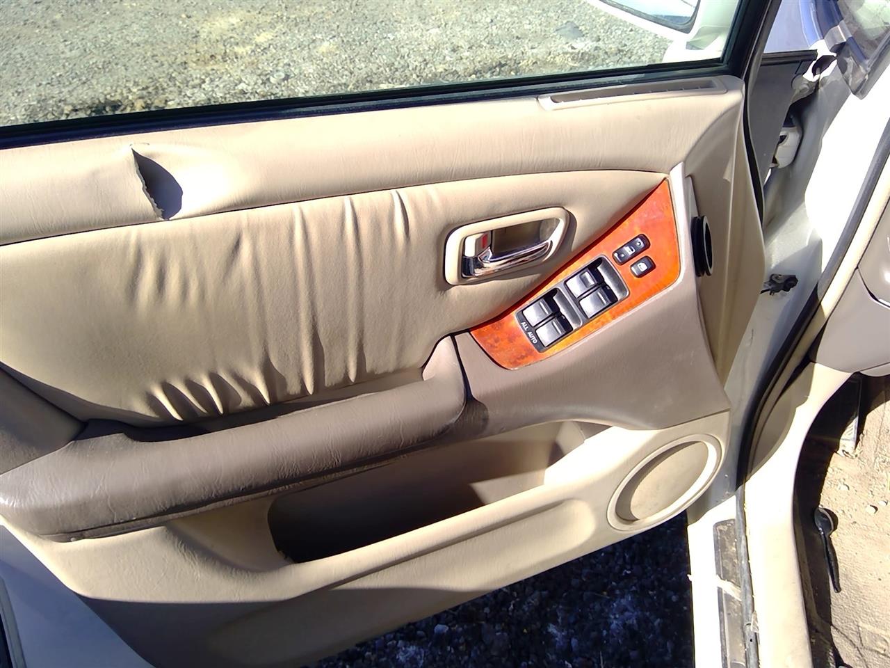 https://f005.backblazeb2.com/file/img-partshotlines-com/Inventory/SW52/Vehicle/20872_02.jpg