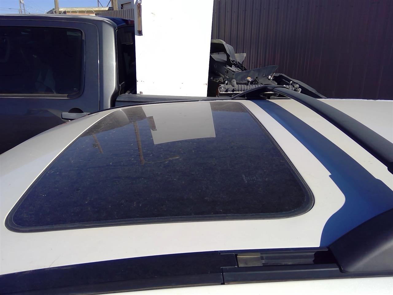 https://f005.backblazeb2.com/file/img-partshotlines-com/Inventory/SW52/Vehicle/20872_04.jpg