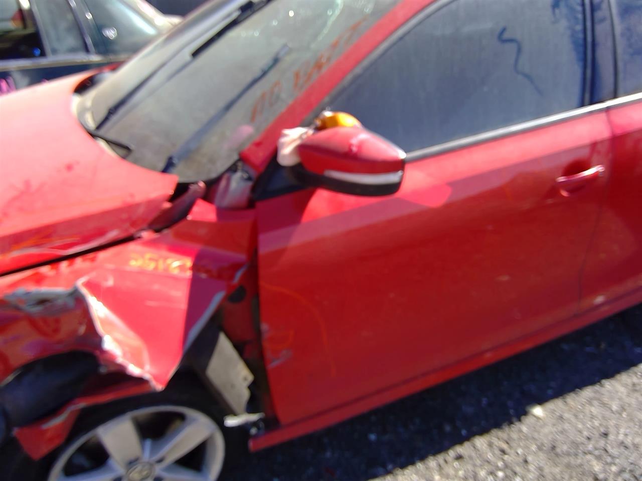 https://f005.backblazeb2.com/file/img-partshotlines-com/Inventory/SW52/Vehicle/20881_09.jpg