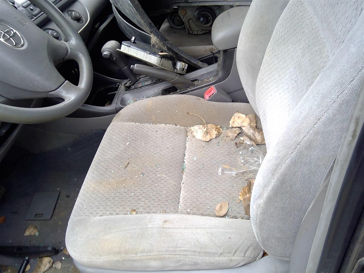 https://f005.backblazeb2.com/file/img-partshotlines-com/Inventory/SW52/Vehicle/20892_03.jpg