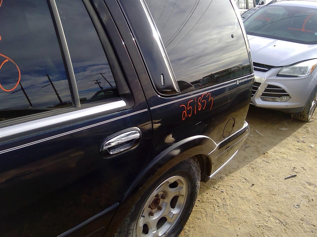 https://f005.backblazeb2.com/file/img-partshotlines-com/Inventory/SW52/Vehicle/20898_11.jpg
