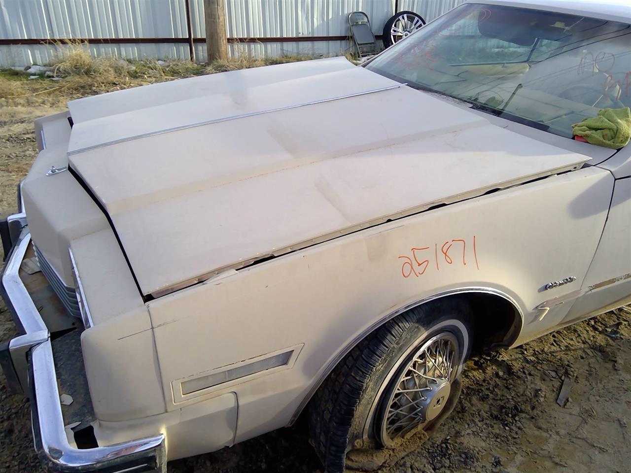https://f005.backblazeb2.com/file/img-partshotlines-com/Inventory/SW52/Vehicle/20918_09.jpg