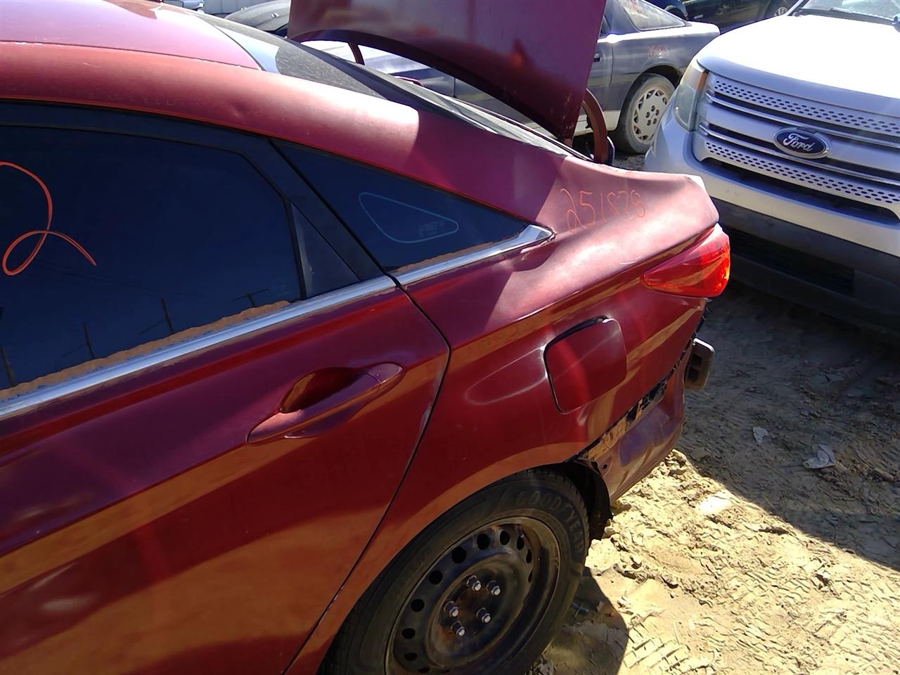 https://f005.backblazeb2.com/file/img-partshotlines-com/Inventory/SW52/Vehicle/20926_11.jpg