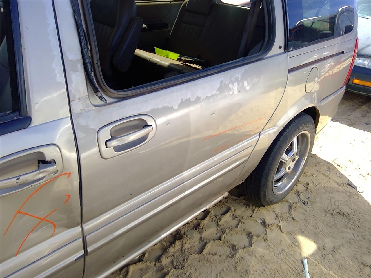 https://f005.backblazeb2.com/file/img-partshotlines-com/Inventory/SW52/Vehicle/20927_12.jpg