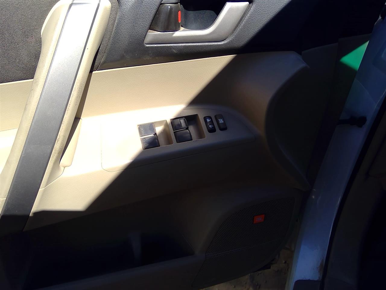 https://f005.backblazeb2.com/file/img-partshotlines-com/Inventory/SW52/Vehicle/20965_02.jpg