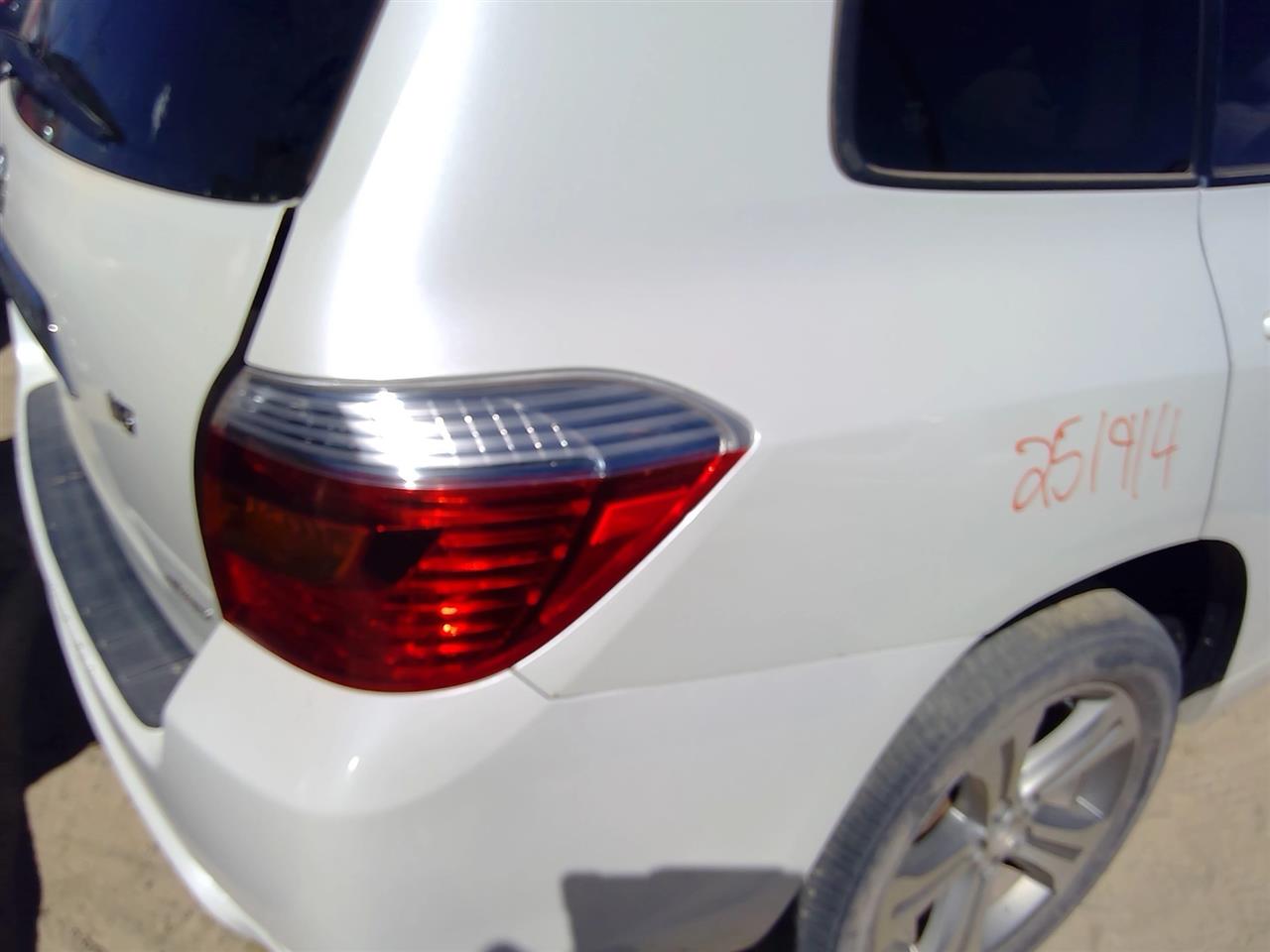 https://f005.backblazeb2.com/file/img-partshotlines-com/Inventory/SW52/Vehicle/20965_13.jpg