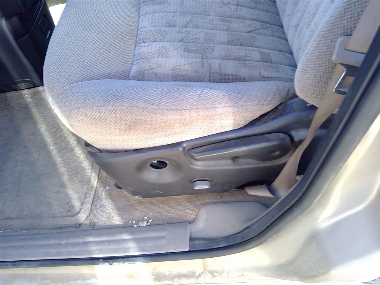 https://f005.backblazeb2.com/file/img-partshotlines-com/Inventory/SW52/Vehicle/20966_03.jpg