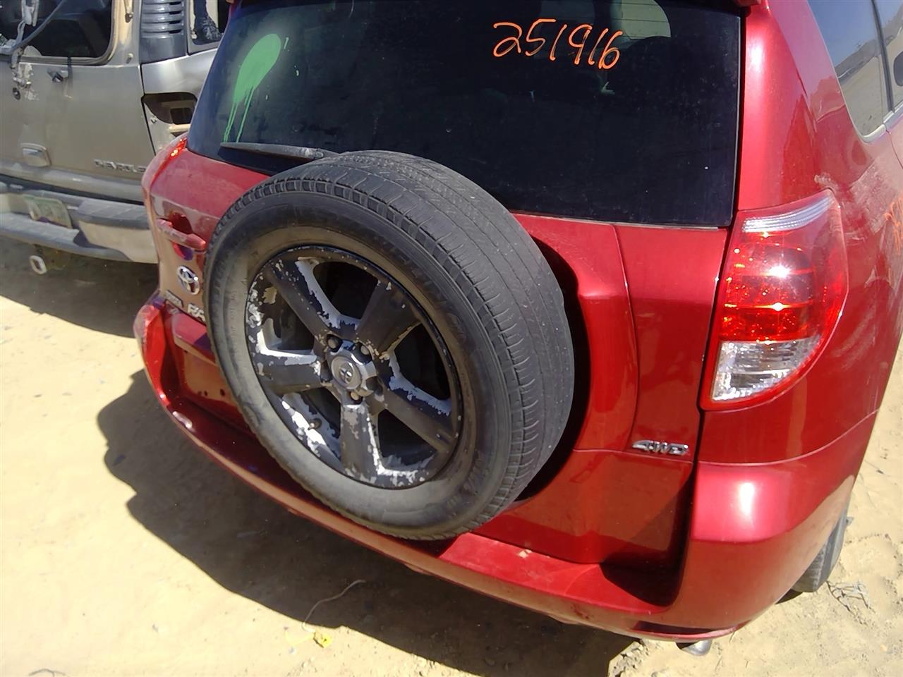 https://f005.backblazeb2.com/file/img-partshotlines-com/Inventory/SW52/Vehicle/20967_13.jpg
