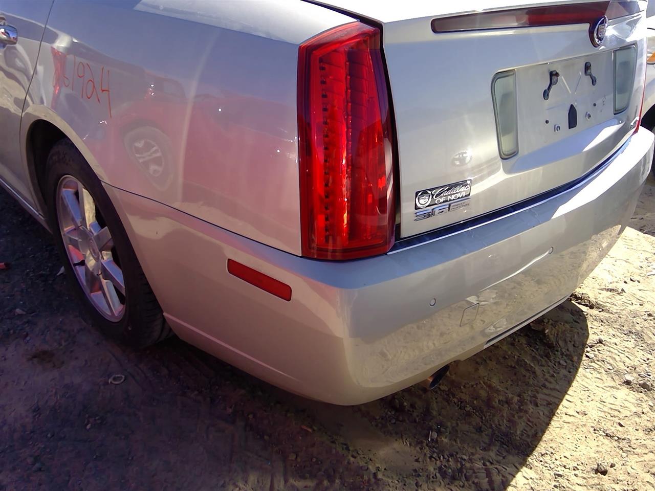 https://f005.backblazeb2.com/file/img-partshotlines-com/Inventory/SW52/Vehicle/20975_12.jpg