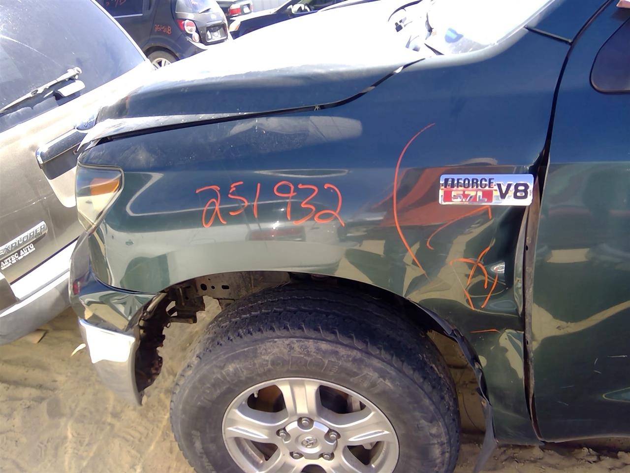 https://f005.backblazeb2.com/file/img-partshotlines-com/Inventory/SW52/Vehicle/20983_12.jpg