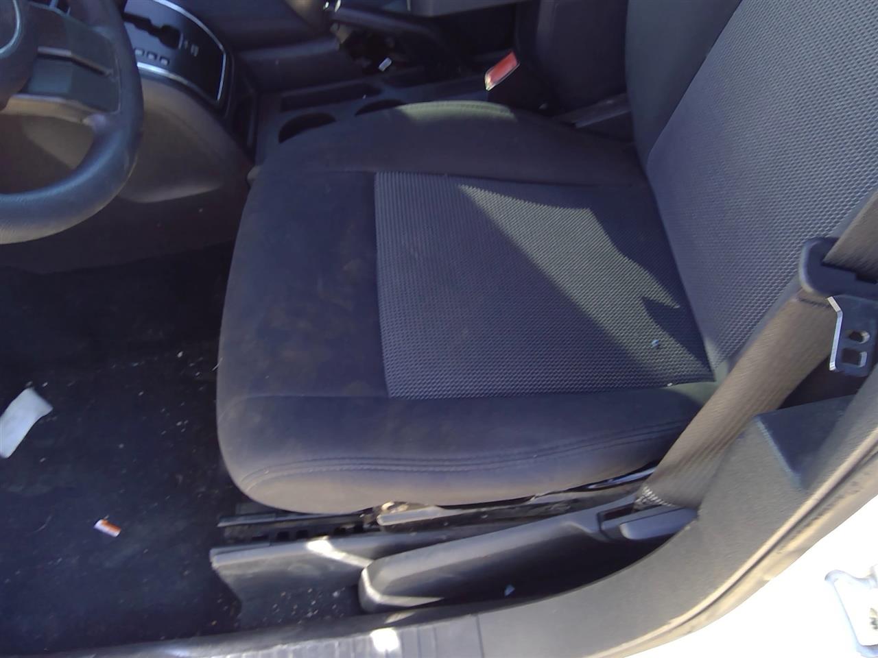 https://f005.backblazeb2.com/file/img-partshotlines-com/Inventory/SW52/Vehicle/20993_03.jpg