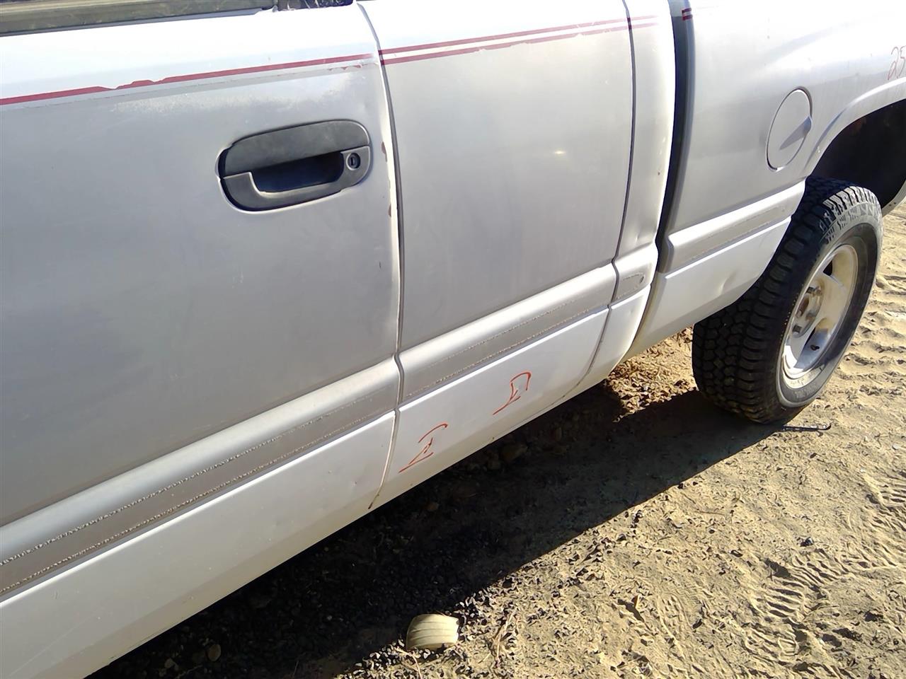https://f005.backblazeb2.com/file/img-partshotlines-com/Inventory/SW52/Vehicle/21011_10.jpg
